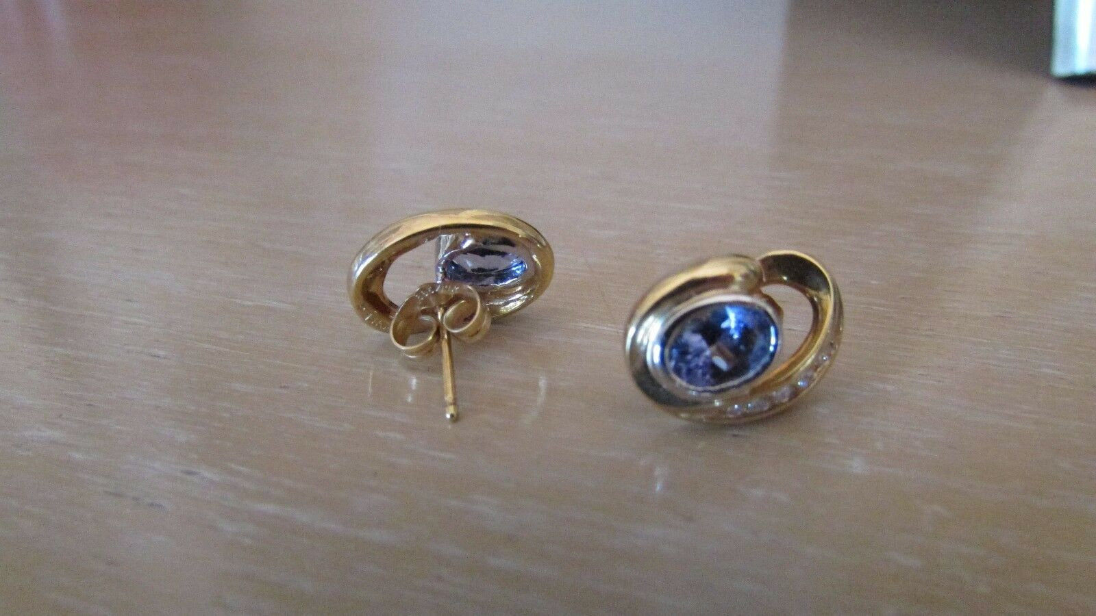 14K Pretty Yellow Gold Dangle Oval Tanzanite Earrings and Round Diamonds 0.85 Cts
