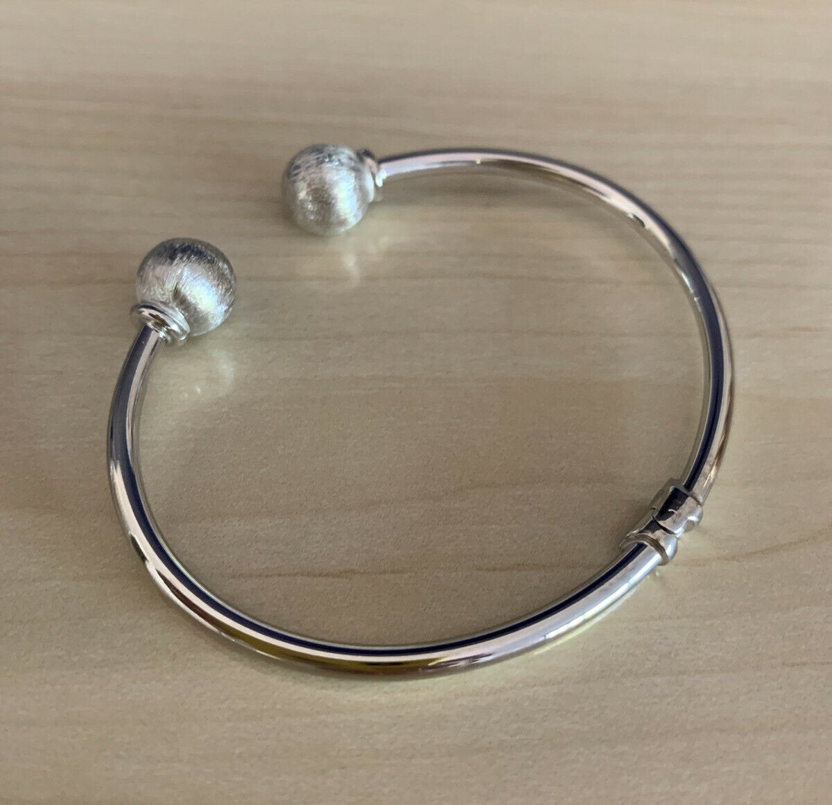 14K Pretty White Gold Open Cuff Bracelet With 2 Matte Balls 7.7 Grams
