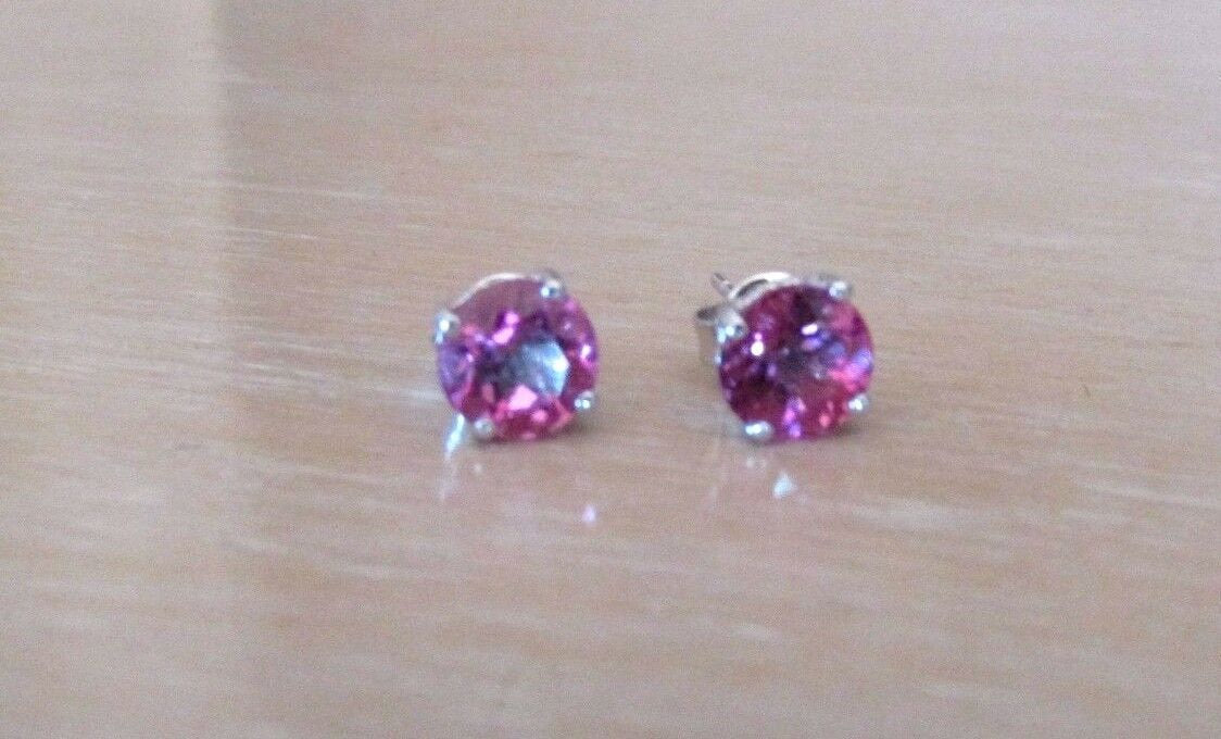 14K Pretty White Gold Rose Quartz Stud Earrings .90 Cts 1.3 Grams