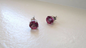 14K Pretty White Gold Rose Quartz Stud Earrings .90 Cts 1.3 Grams