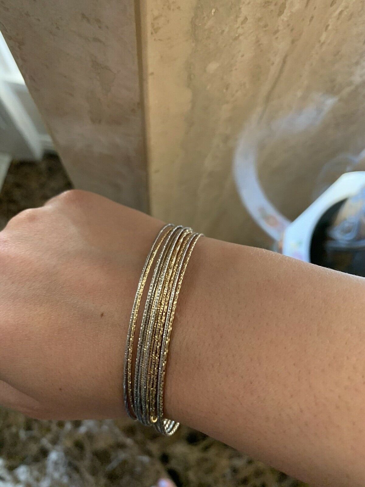 14K Pretty Yellow Gold High Polished Diamond Cut Thin Bangle 2 Grams