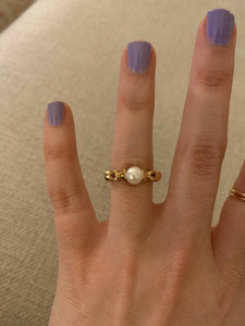 14K Pretty Yellow Gold Ladies Round Pearl Ring With Citrine Stones On The Sides