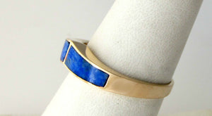 14K Pretty Yellow Gold Inlaid Blue Lapis Ring 3.1 Grams