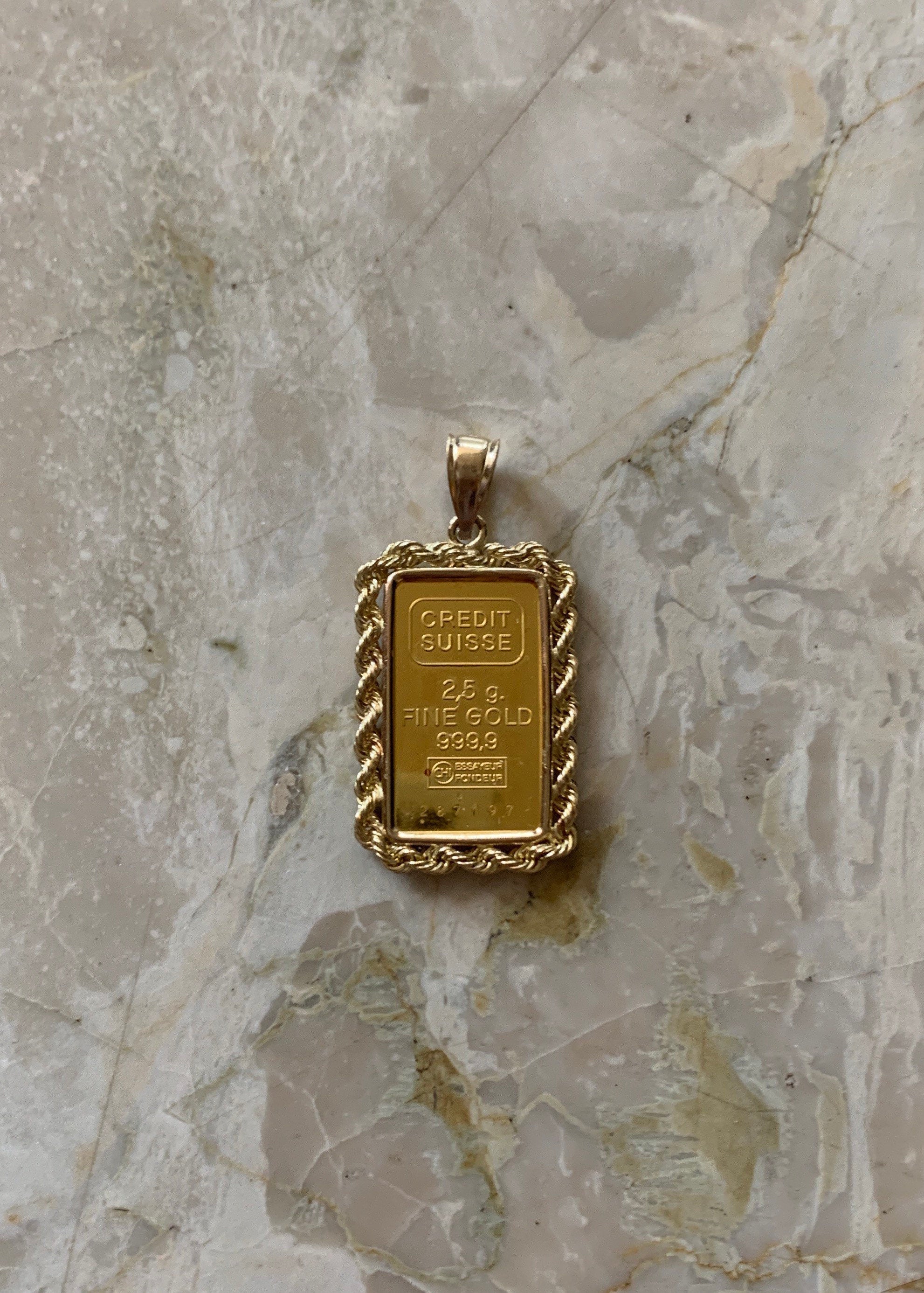 24K Pretty Yellow Gold Credit Suisse Bar 2.5 grams with Rope frame