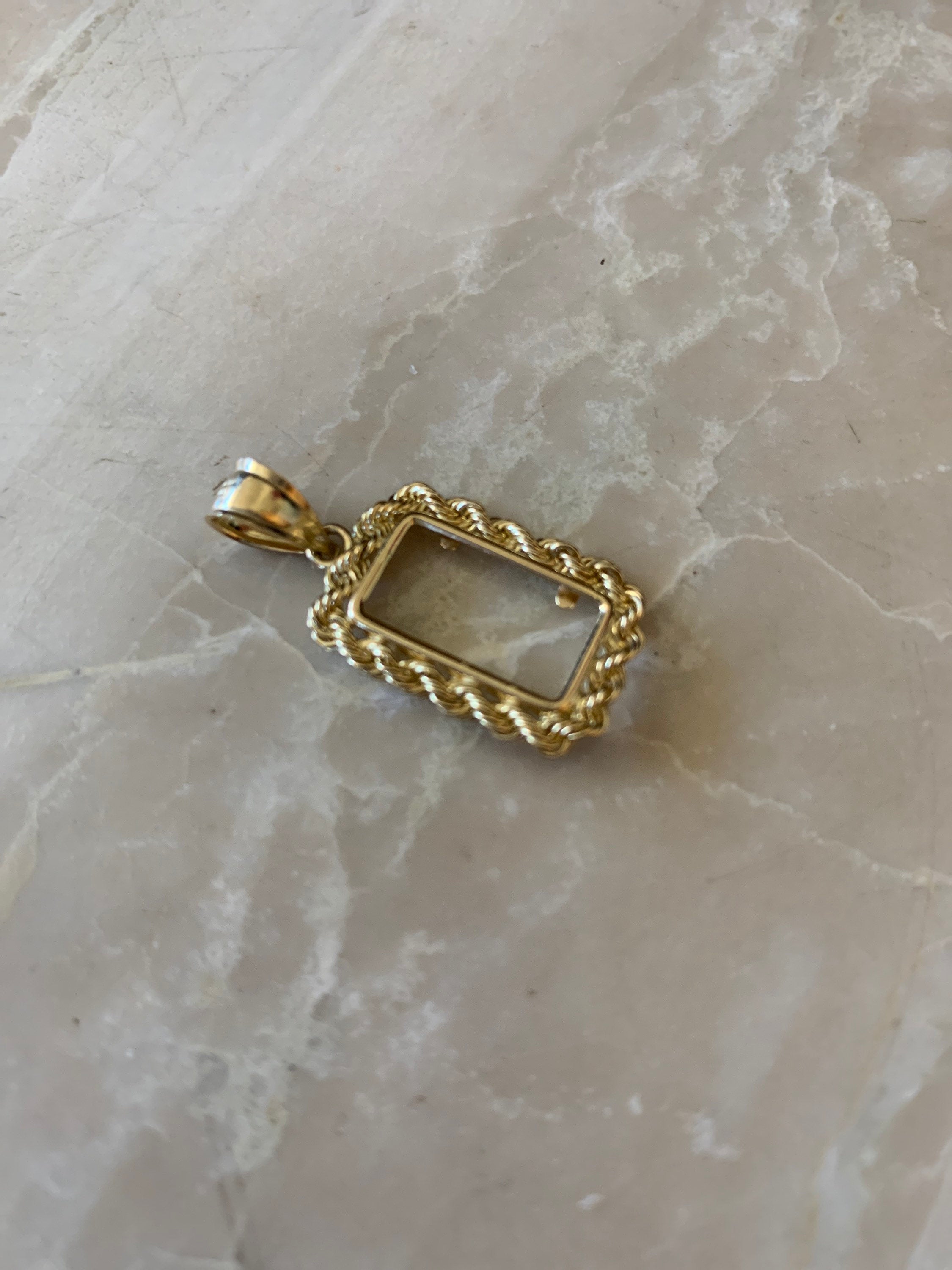 14K Pretty Yellow Gold Rope Chain Frame for 1 Gram Pamp/Credit Suisse Gold Bar