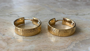 14K Pretty Yellow Gold Thick Etched Hoop Earrings With Design 4 Grams