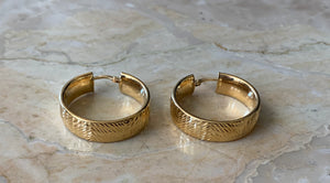 14K Pretty Yellow Gold Thick Etched Hoop Earrings With Design 4 Grams