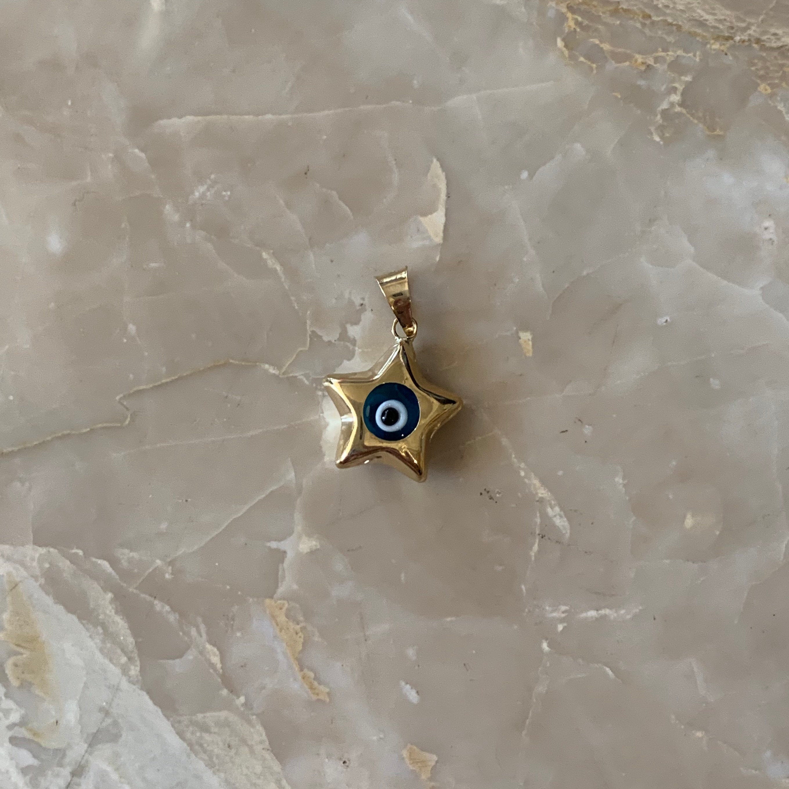 14K Pretty Solid Yelllow Gold Star Shaped Evil Eye Pendant 1.20 Grams