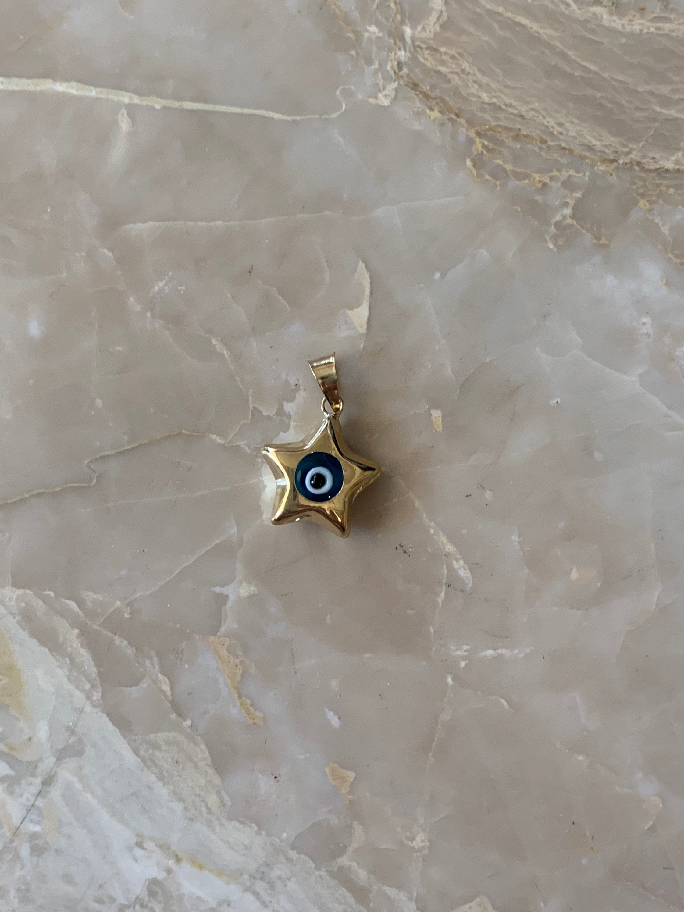 14K Pretty Solid Yelllow Gold Star Shaped Evil Eye Pendant 1.20 Grams