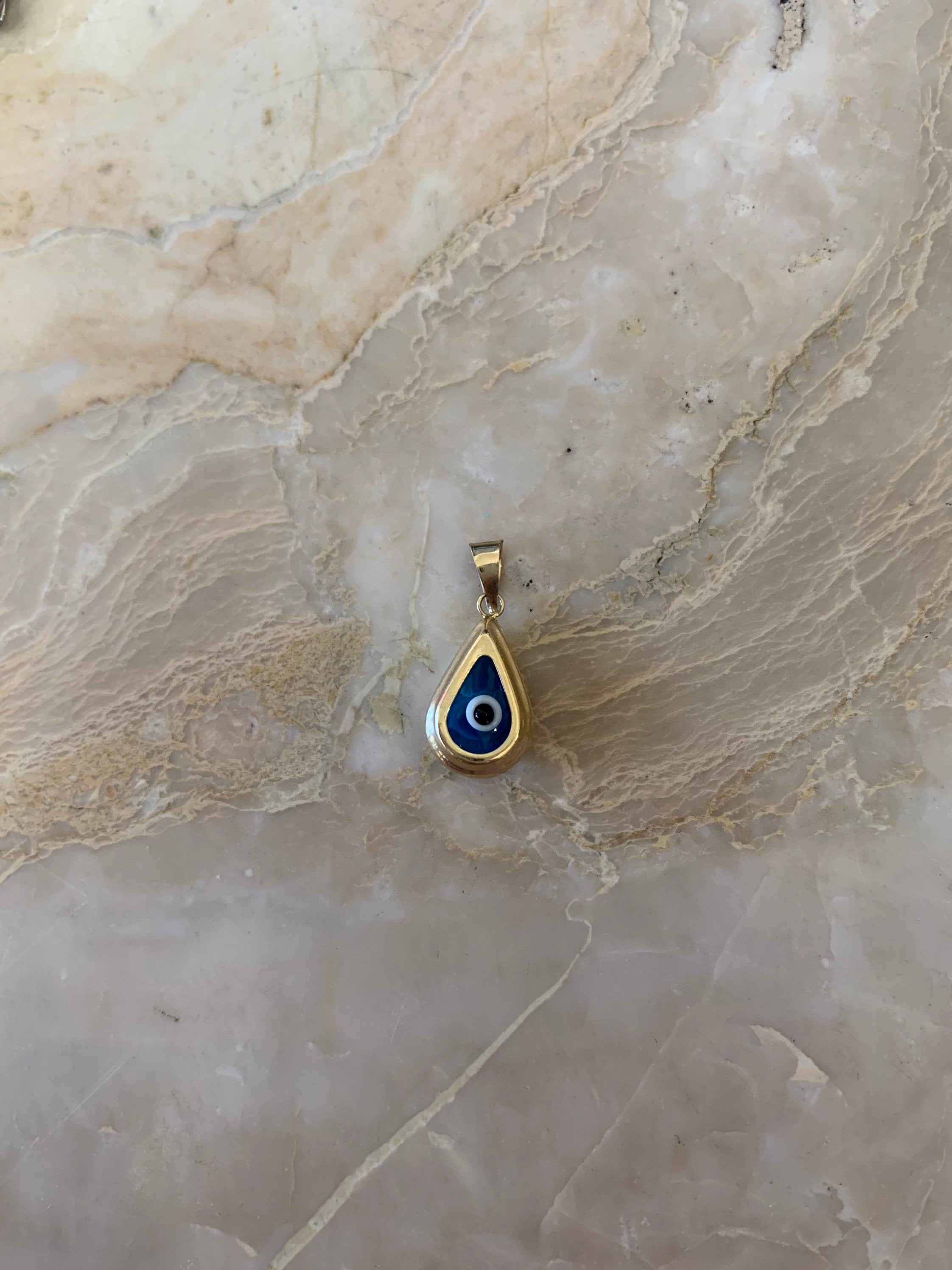 14K Pretty Yellow Gold Tear Drop Shaped Evil Eye Pendant 1.1 Grams