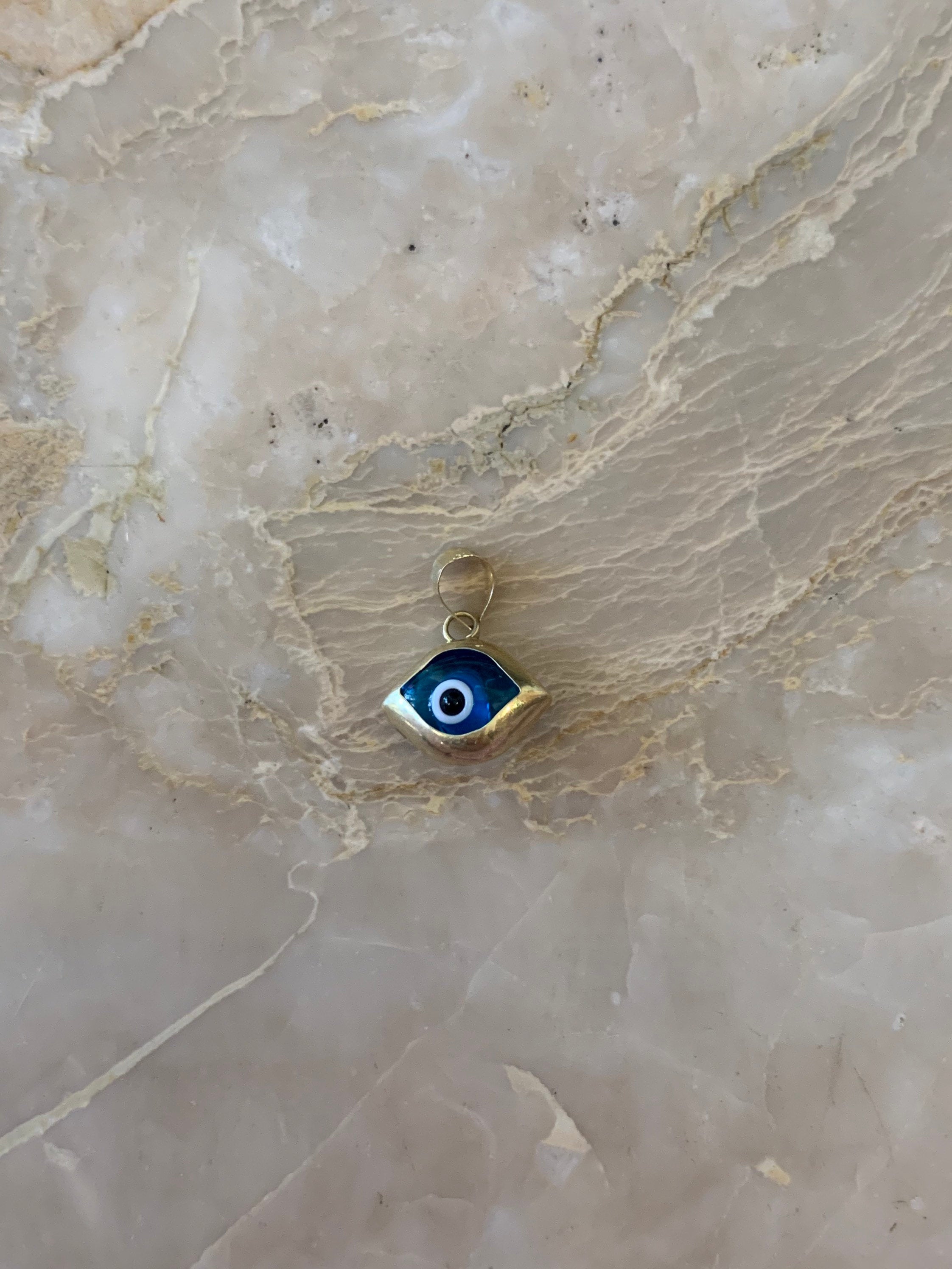 14K Pretty Yellow Gold Evil Eye Pendant 1.1 Grams