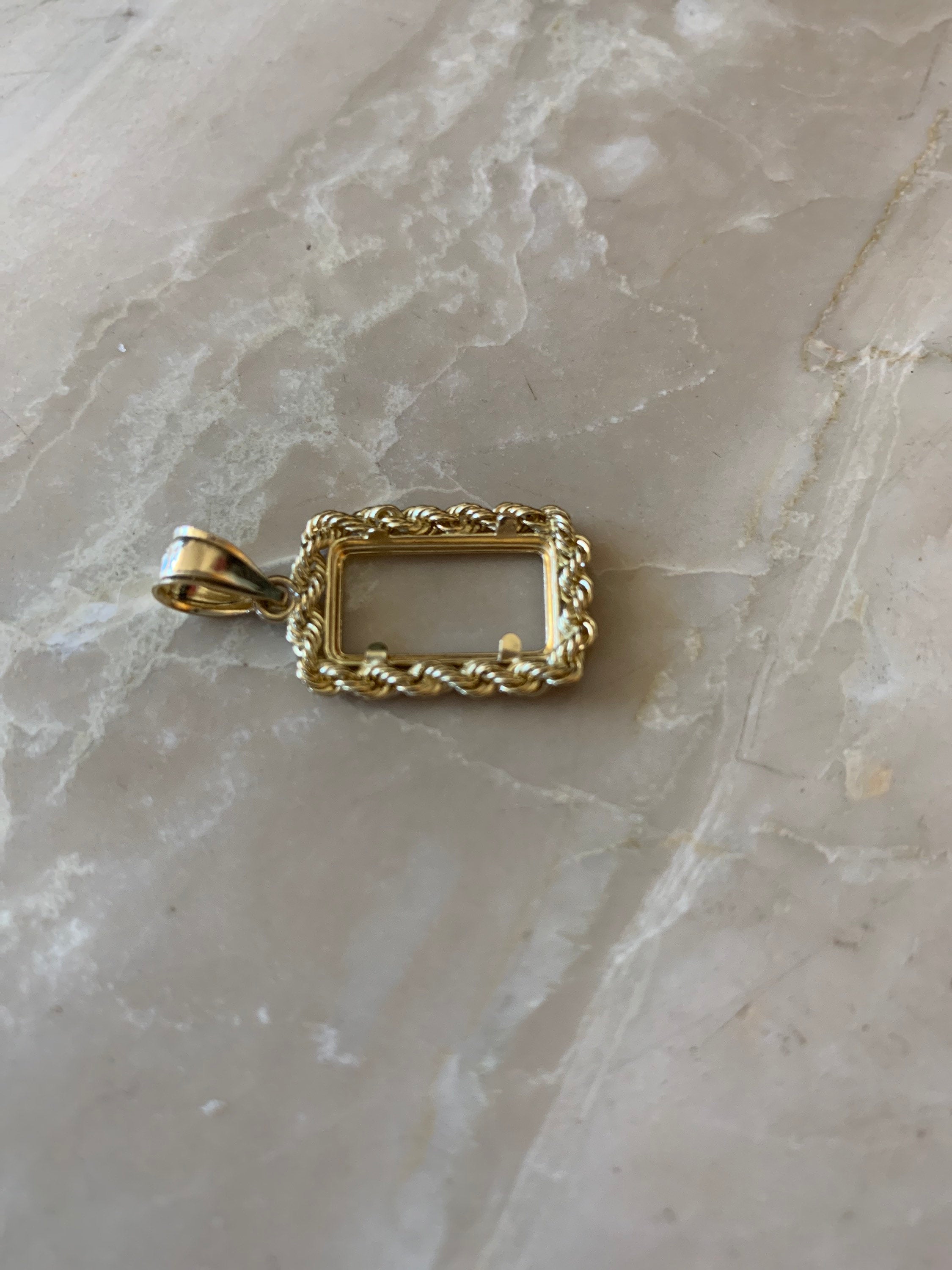 14K Pretty Yellow Gold Rope Chain Frame for 1 Gram Pamp/Credit Suisse Gold Bar