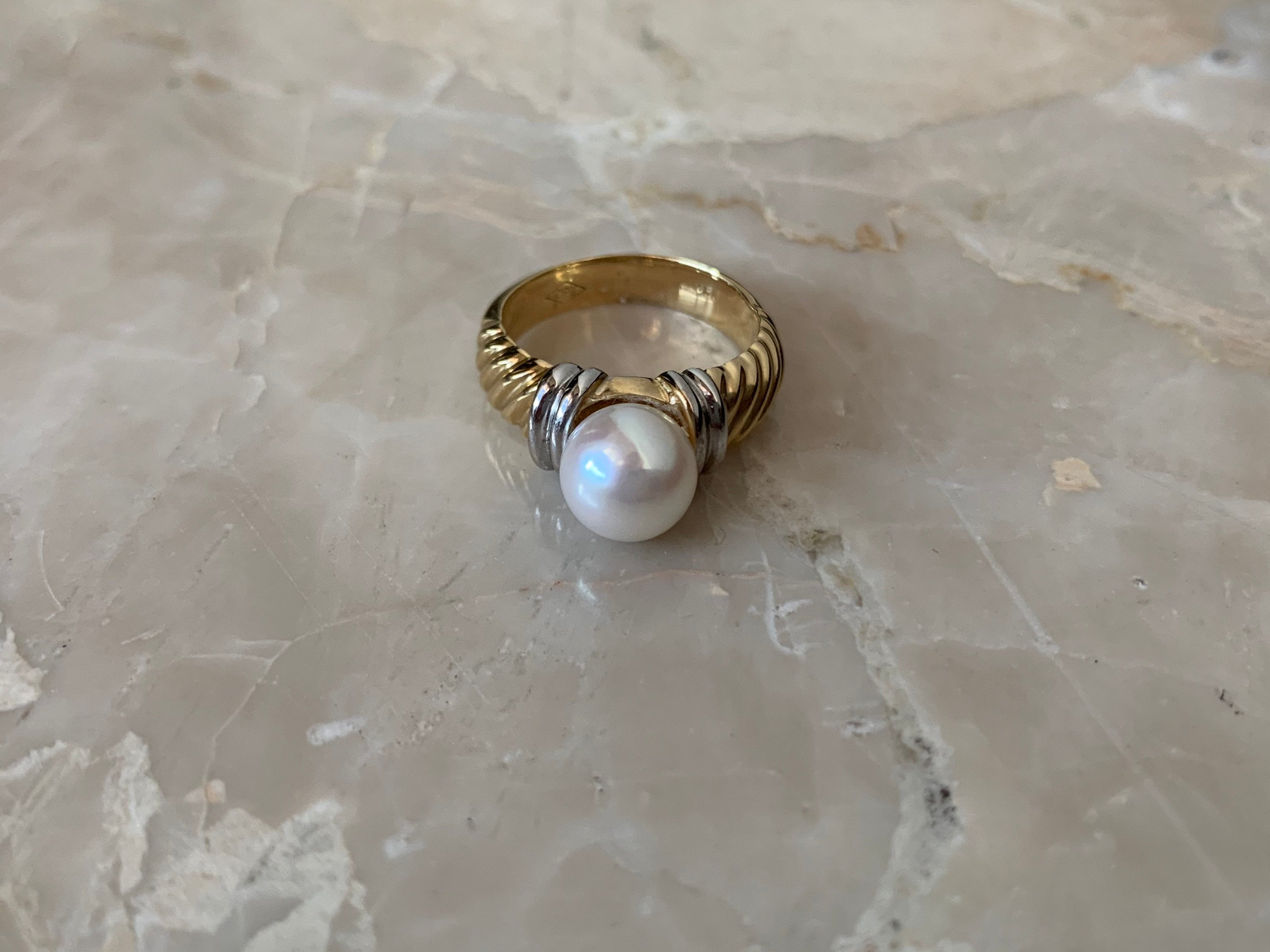 14K Pretty Two Tone Gold Ladies Pearl Ring with etched design