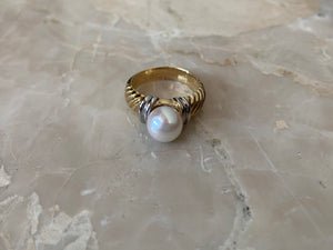 14K Pretty Two Tone Gold Ladies Pearl Ring with etched design