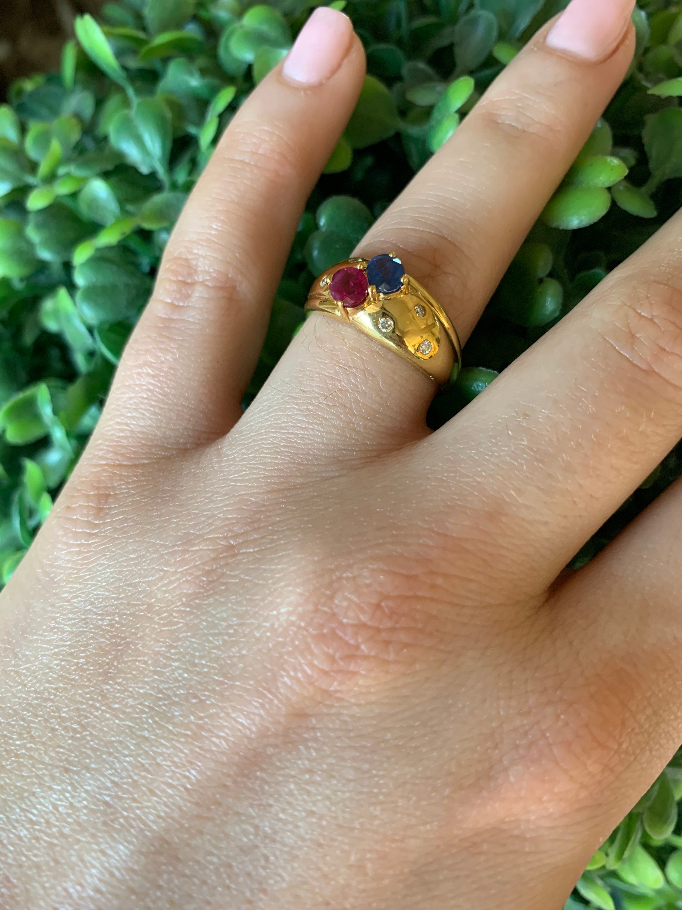 18K Yellow Gold Antique ring with 0.88 cts ruby gemstones and .88cts sapphire gemstones and round diamonds