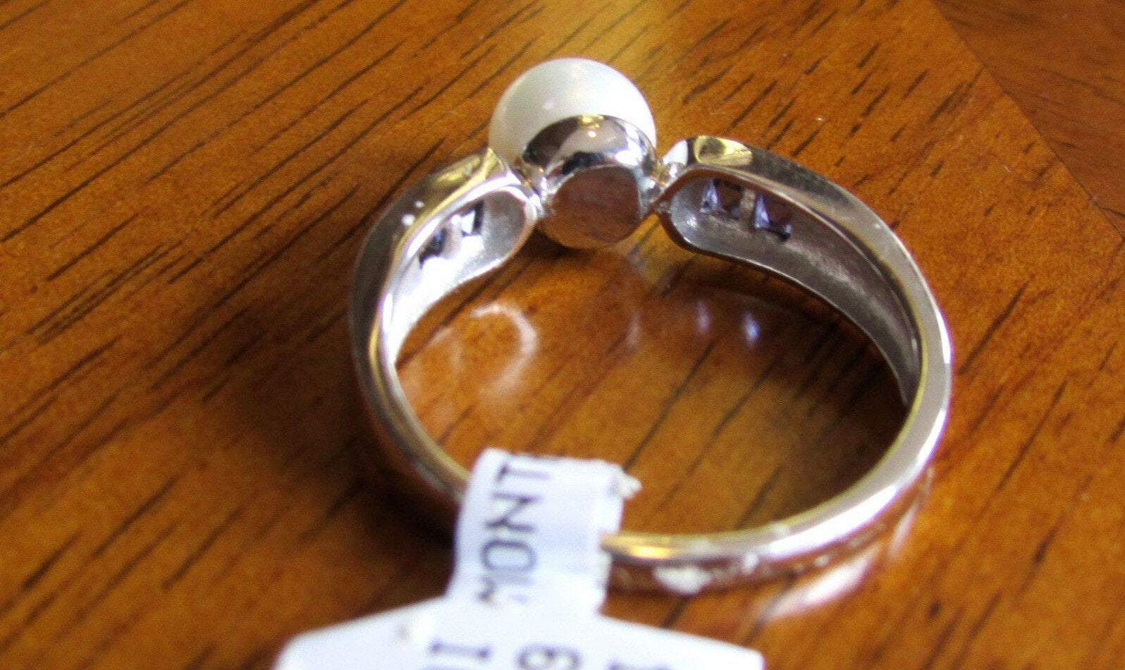 14K Pretty White Gold Ring With Pearl And Iolite Gemstones 2.4 Grams