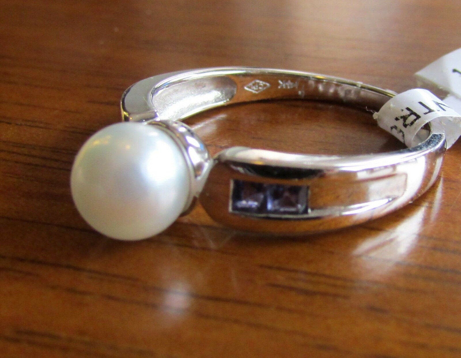 14K Pretty White Gold Ring With Pearl And Iolite Gemstones 2.4 Grams