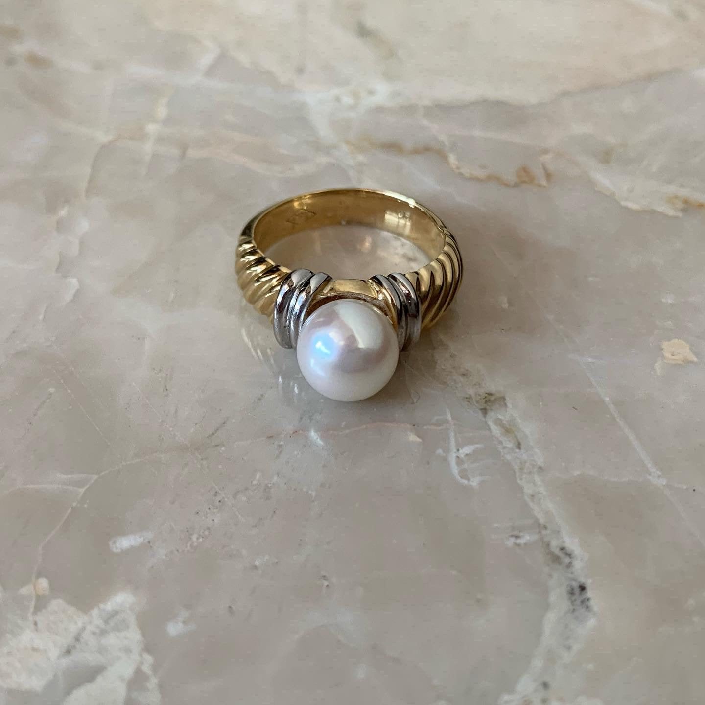 14K Pretty Two Tone Gold Ladies Pearl Ring with etched design