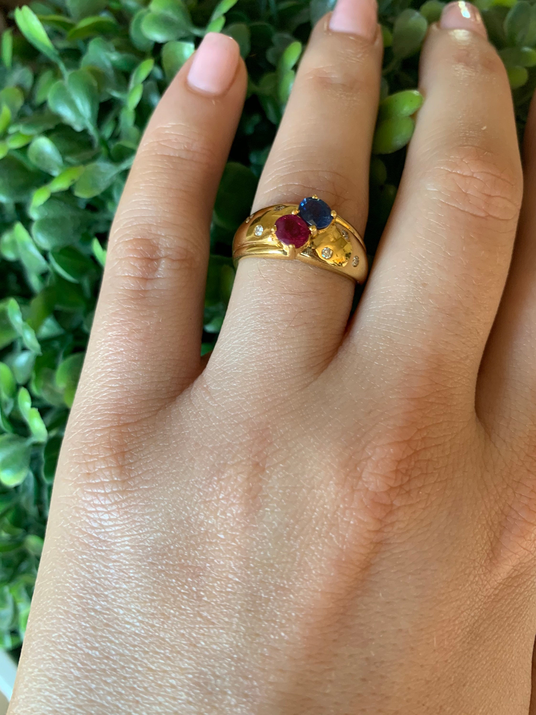 18K Yellow Gold Antique ring with 0.88 cts ruby gemstones and .88cts sapphire gemstones and round diamonds