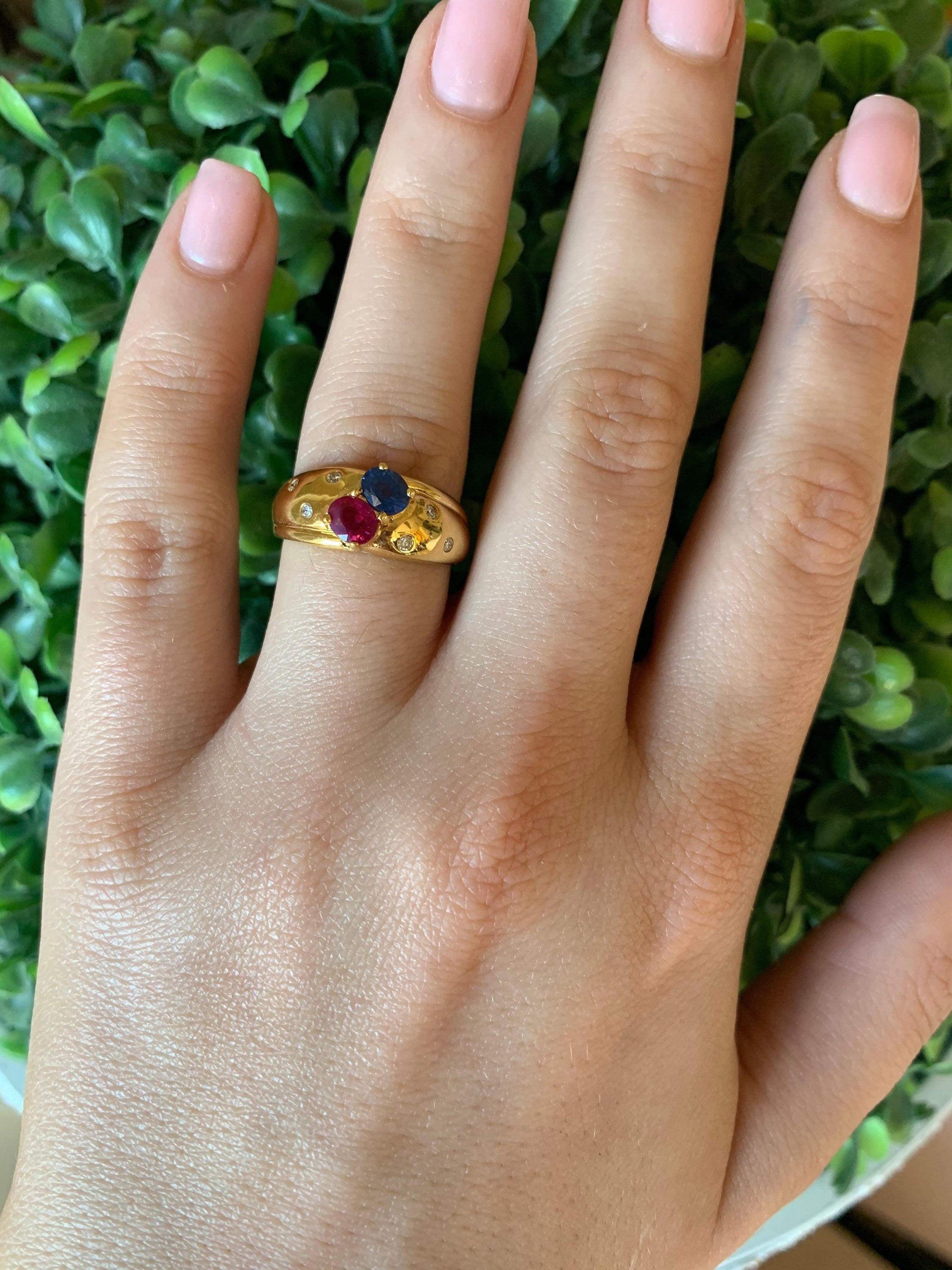 18K Yellow Gold Antique ring with 0.88 cts ruby gemstones and .88cts sapphire gemstones and round diamonds